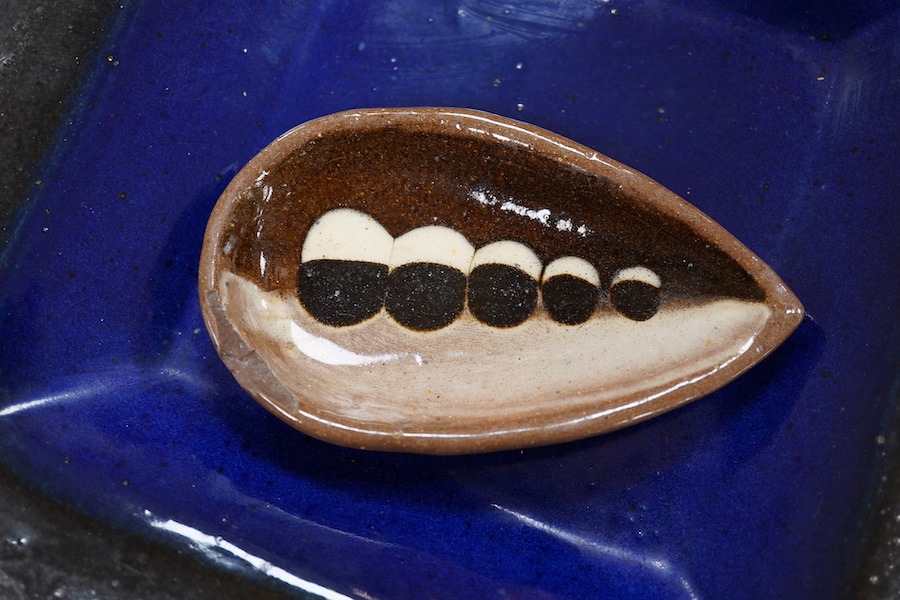 Seven pieces of studio pottery to include Old Forge Pottery. Condition - good
